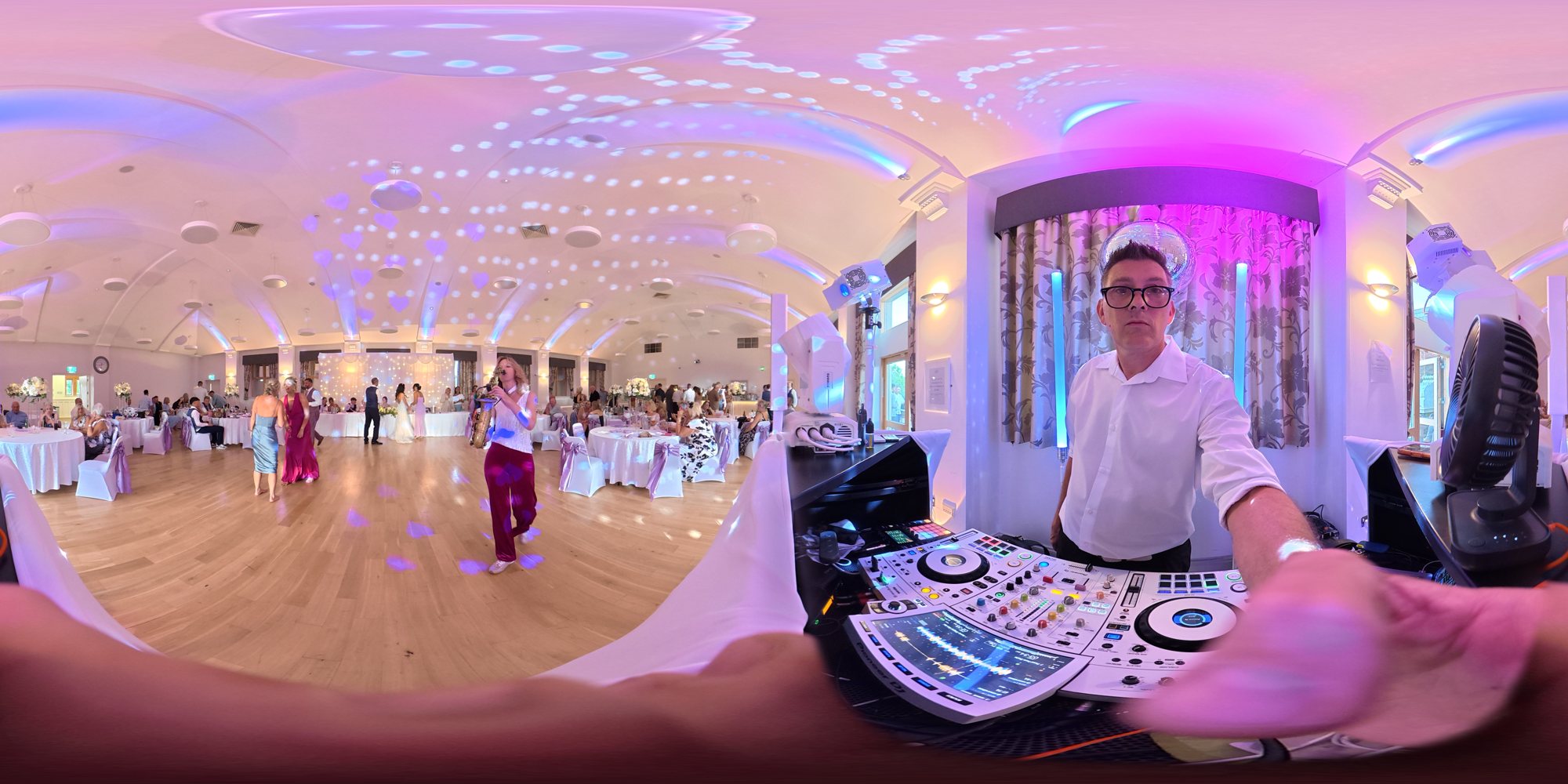 Signature Experienced DJ with Saxophonist