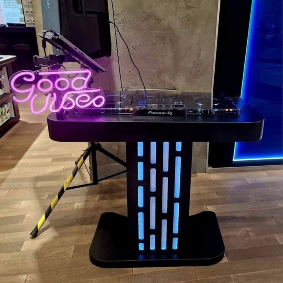Black Signature DJ Podium Booth
